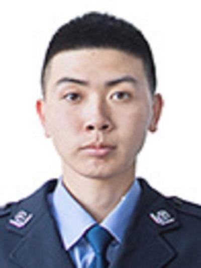 李超照片